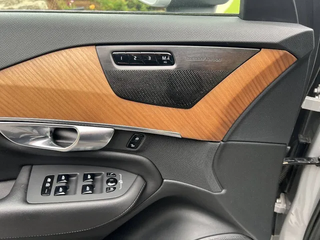 2023 Volvo XC90 Plus - Photo 16