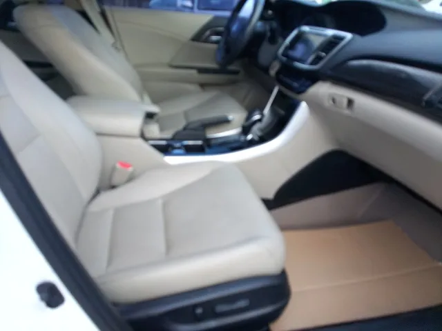 2016 Honda Accord EX-L - Photo 18