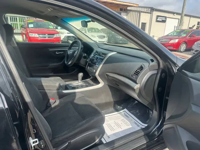 2015 Nissan Altima SV - Photo 12