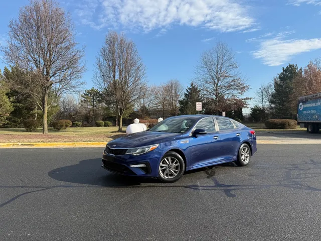 2019 Kia Optima LX's photo