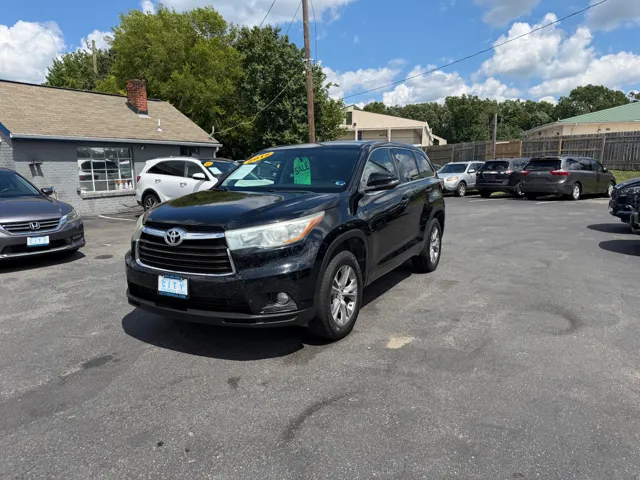 2015 Toyota Highlander LE Plus FWD photo