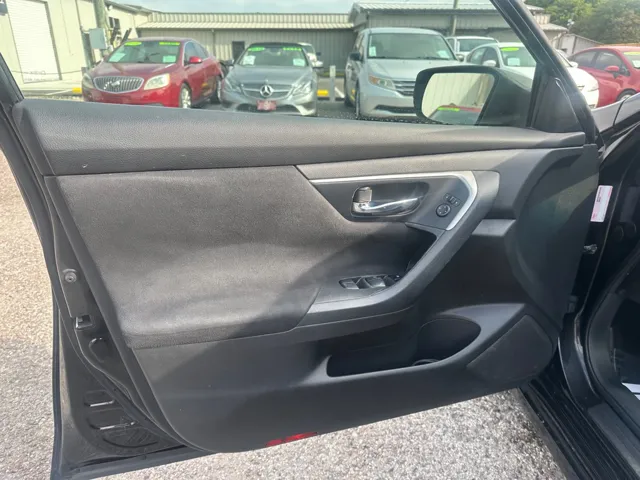 2015 Nissan Altima SV - Photo 11