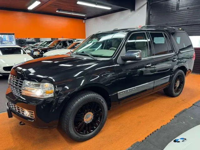 2013 Lincoln Navigator photo 3
