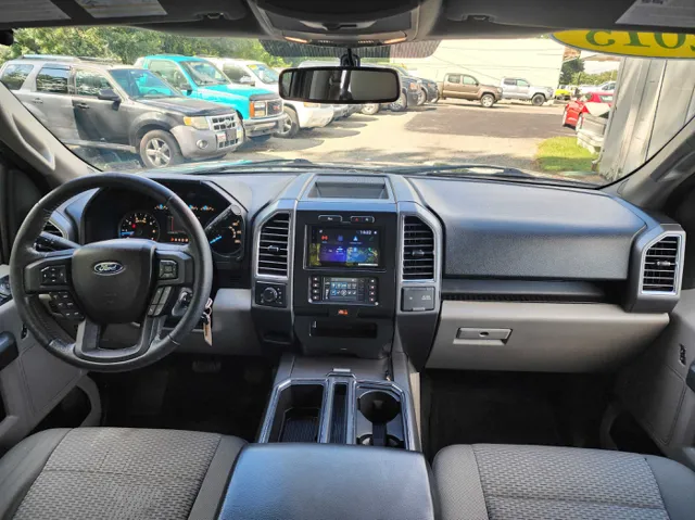 2015 Ford F-150 XLT photo 16