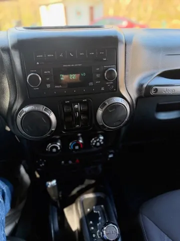 2014 Jeep Wrangler Unlimited Sport - Photo 35