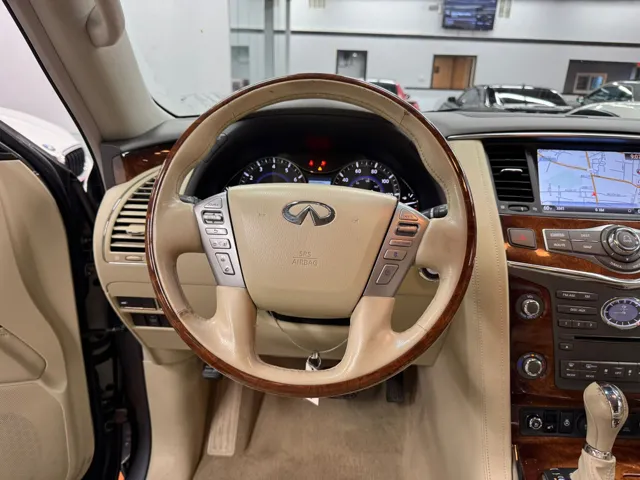 2015 Infiniti QX80 photo 10