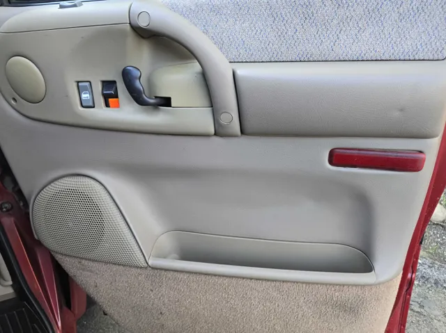 1997 Chevrolet Astro - Photo 21