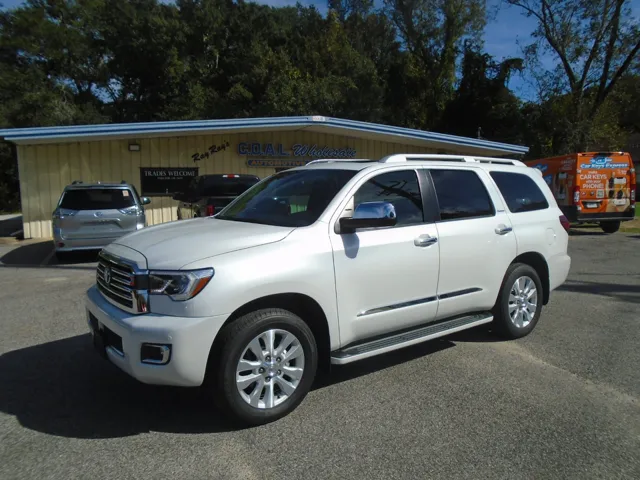 2022 Toyota Sequoia Platinum's photo