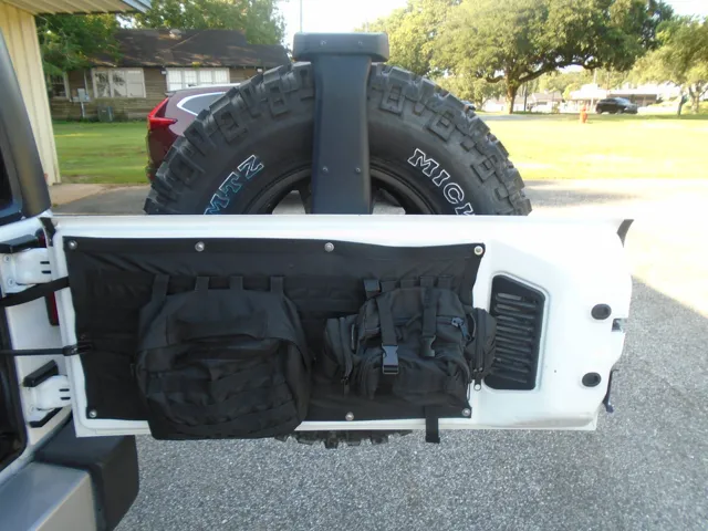 2015 Jeep Wrangler Unlimited Sahara - Photo 20