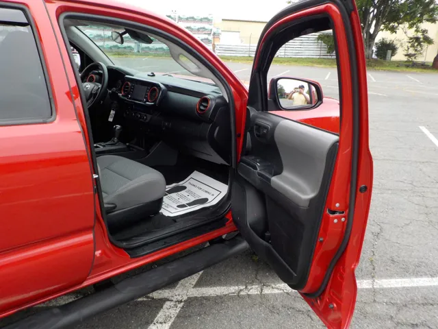 2022 Toyota Tacoma SR5 photo 15