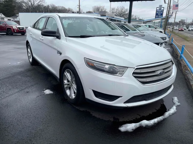 2016 Ford Taurus SE