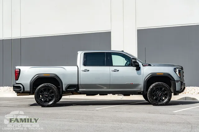 2024 GMC Sierra 2500HD AT4 - Photo 12