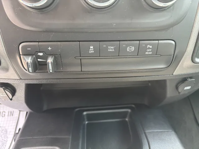 2017 Ram 2500 Tradesman photo 9