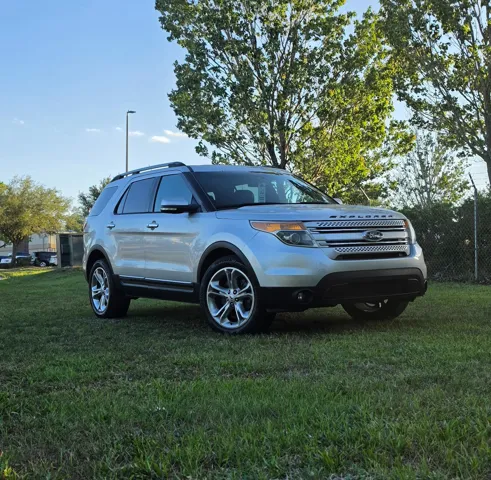 2015 Ford Explorer Limited's photo