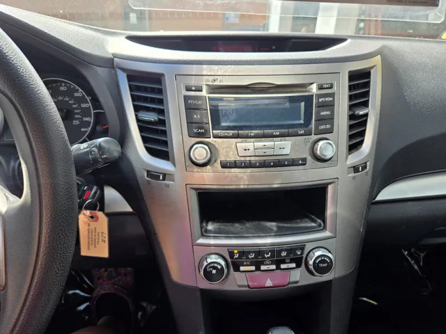 2013 Subaru Legacy 2.5i - Photo 24