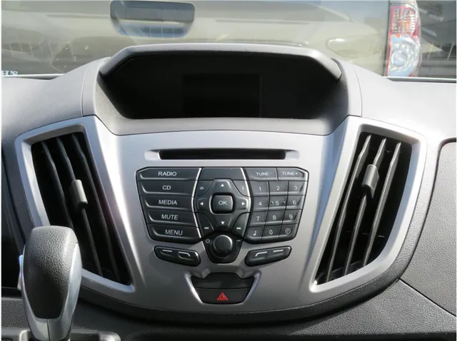 2015 Ford Transit XLT - Photo 22