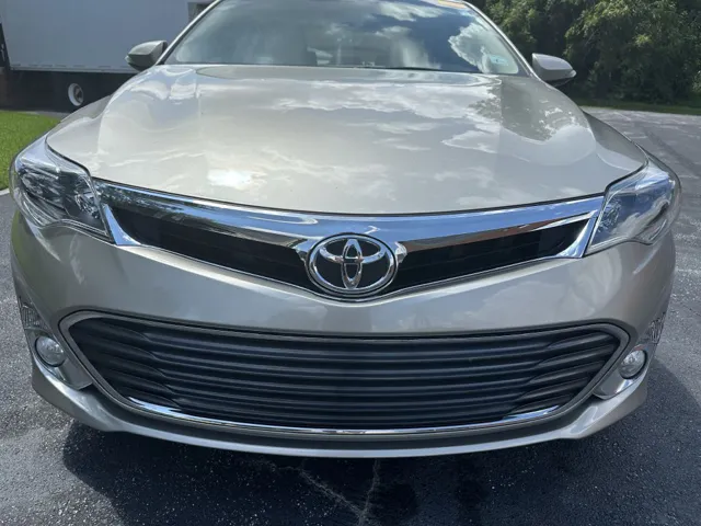 2015 Toyota Avalon XLE photo 3