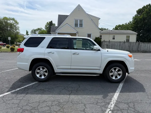 2011 Toyota 4Runner SR5 - Photo 2