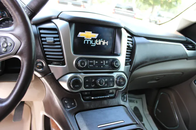 2015 Chevrolet Suburban LTZ - Photo 17