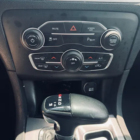 2019 Dodge Charger SXT - Photo 12