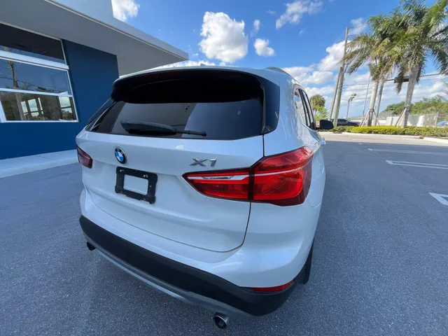 2017 BMW X1 28i - Photo 11