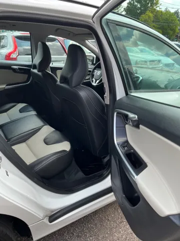 2017 Volvo XC60 T5 Dynamic - Photo 14