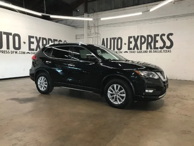 2017 Nissan Rogue SV AWD photo