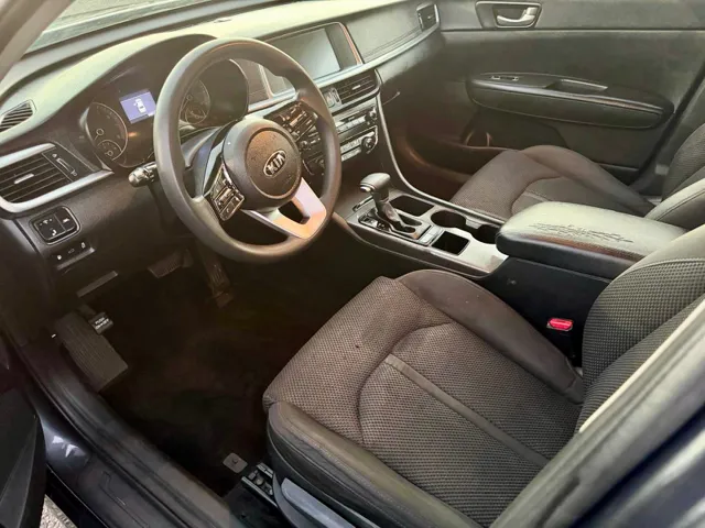 2020 Kia Optima LX - Photo 8