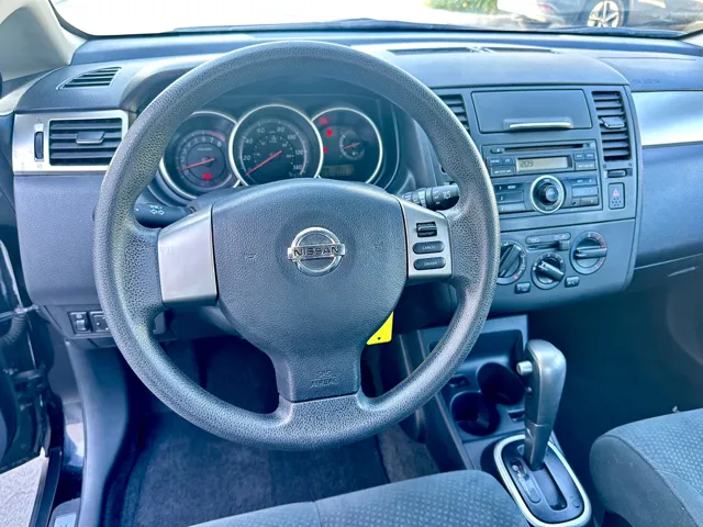 2011 Nissan Versa SL - Photo 25