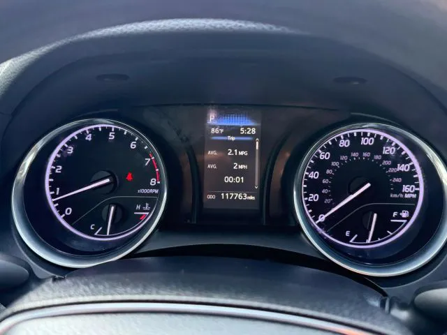 2020 Toyota Camry LE - Photo 9