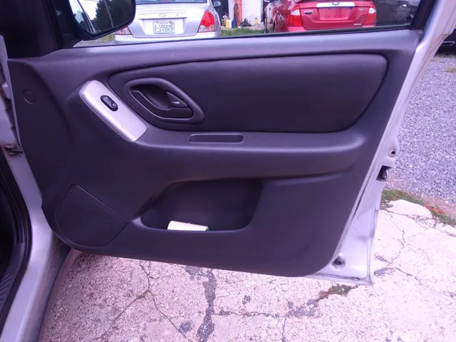 2004 Mazda Tribute LX - Photo 16