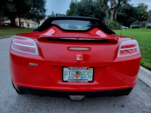 2007 Saturn Sky Roadster - Photo 10