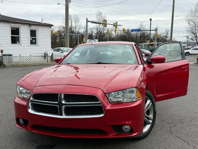 2013 Dodge Charger SXT's photo