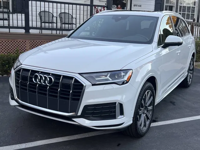 2022 Audi Q7 45 Premium Plus quattro Tiptronic's photo