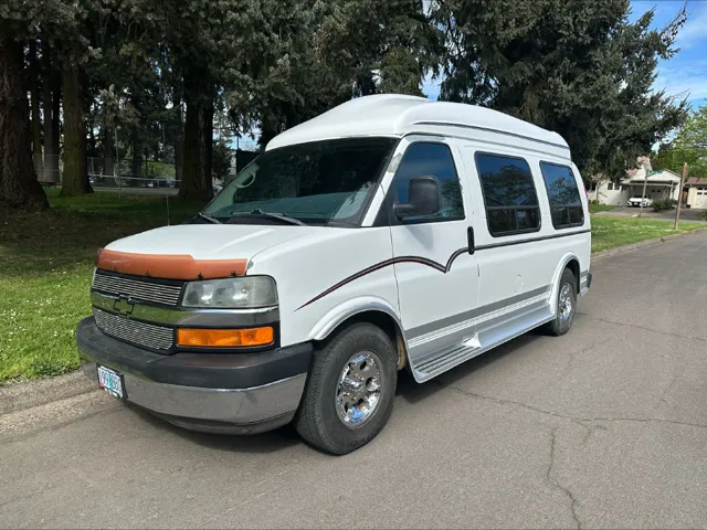 2004 Chevrolet Express Base