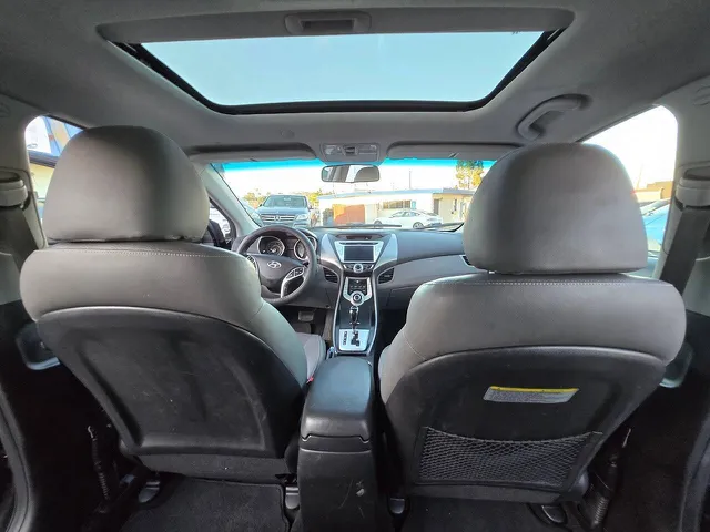 2012 Hyundai Elantra Limited - Photo 30