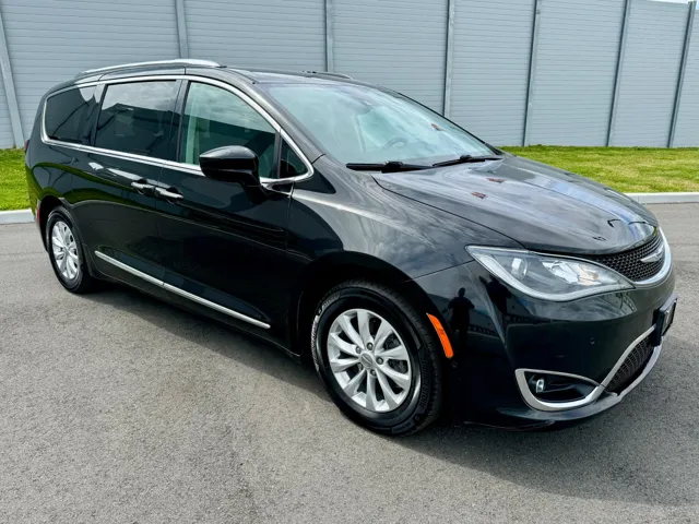 2018 Chrysler Pacifica Touring L - Photo 11