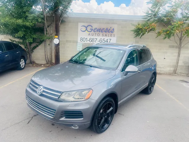 2012 Volkswagen Touareg Lux's photo