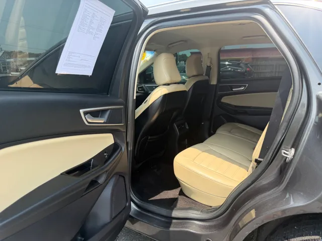 2020 Ford Edge SEL - Photo 11