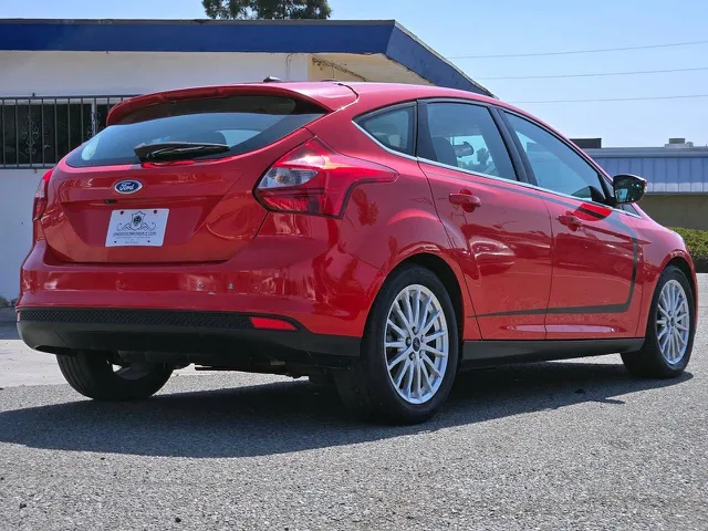 2014 Ford Focus Electric - Photo 17