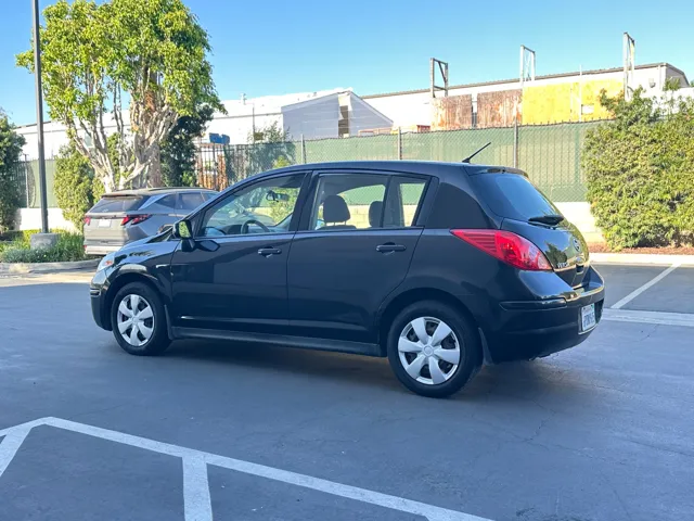 2011 Nissan Versa SL - Photo 17