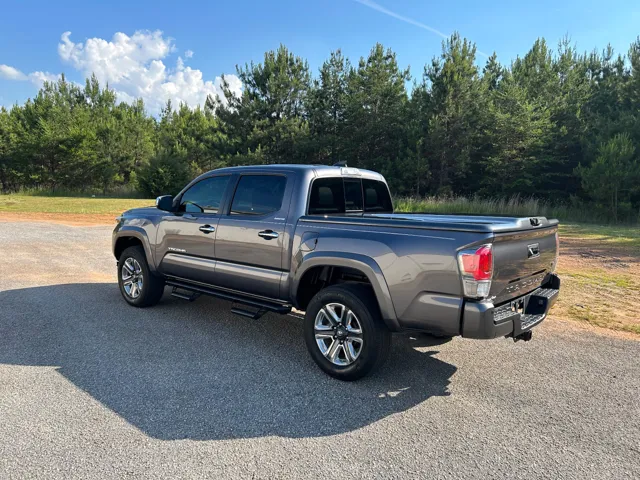 2018 Toyota Tacoma Limited Double Cab 4x2 V6 Auto Short Bed's photo