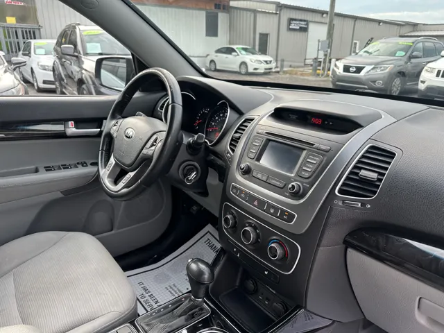 2015 Kia Sorento LX - Photo 8