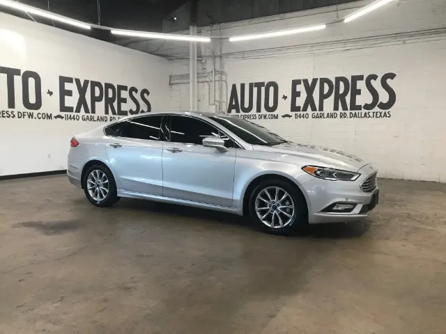 2017 Ford Fusion SE FWD photo