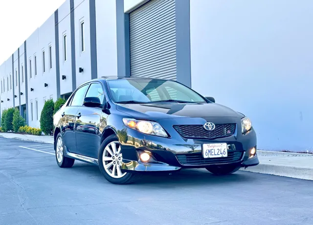 2010 Toyota Corolla's photo