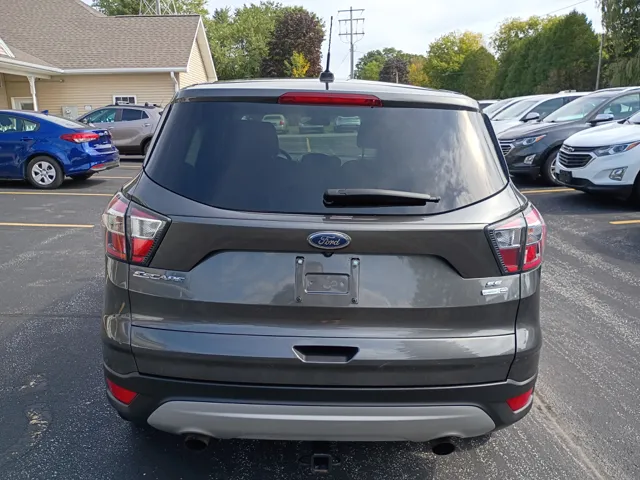 2017 Ford Escape SE photo 2