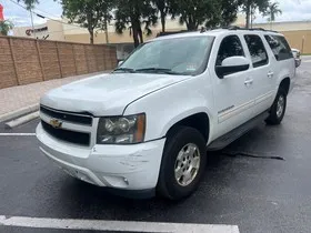 2010 Chevrolet Suburban LT's photo