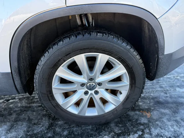 2010 Volkswagen Tiguan SEL - Photo 8