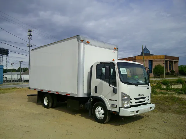 2017 Isuzu NPR-HD's photo