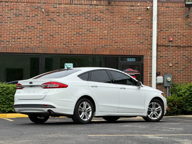 2018 Ford Fusion SE - Photo 16